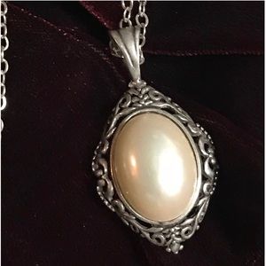 💋SALE💋Vintage Sterling Silver Mabe Pearl Pendant.